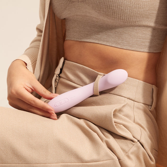 Livia – Il vibratore elegante che segue le tue curve