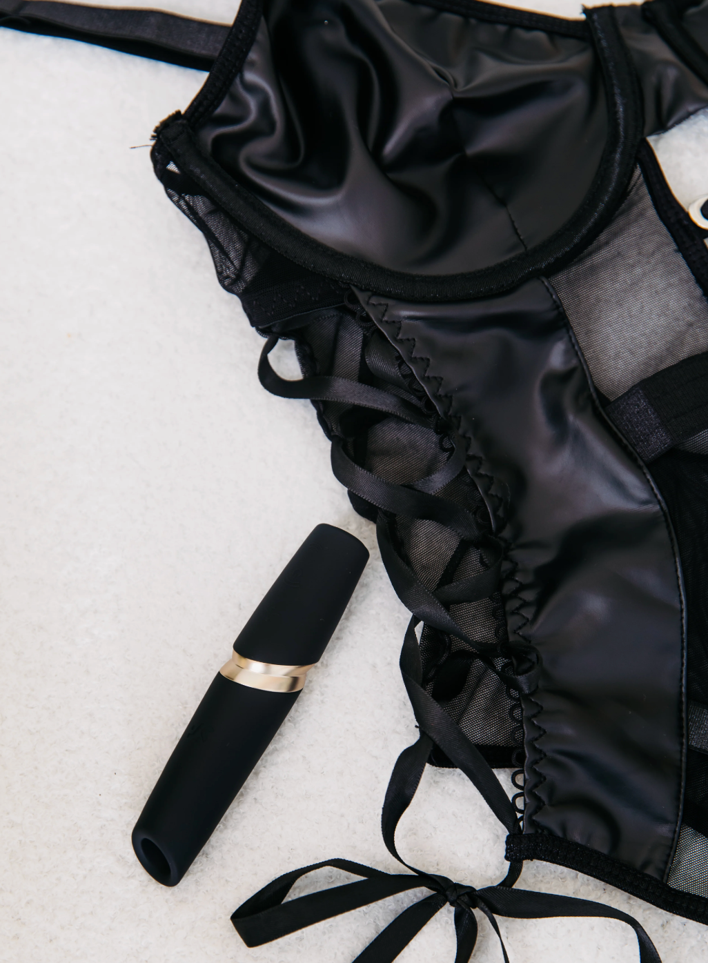 AURA KISS – Stimolatore a Onde di Pressione